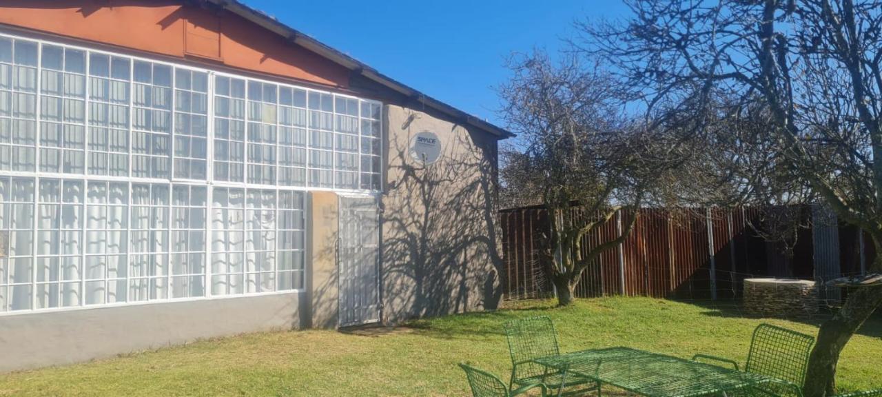 Green Thumb Farm Stay Ермело Екстер'єр фото